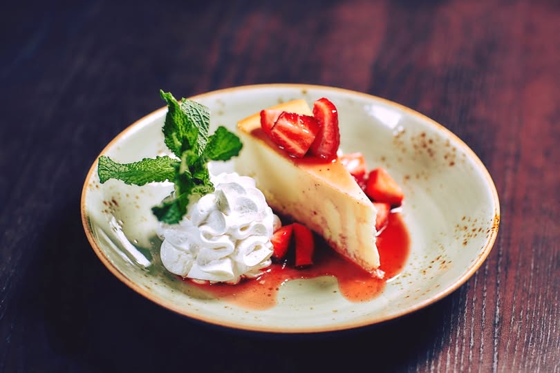 Cheesecake with fresh berries whipped cream